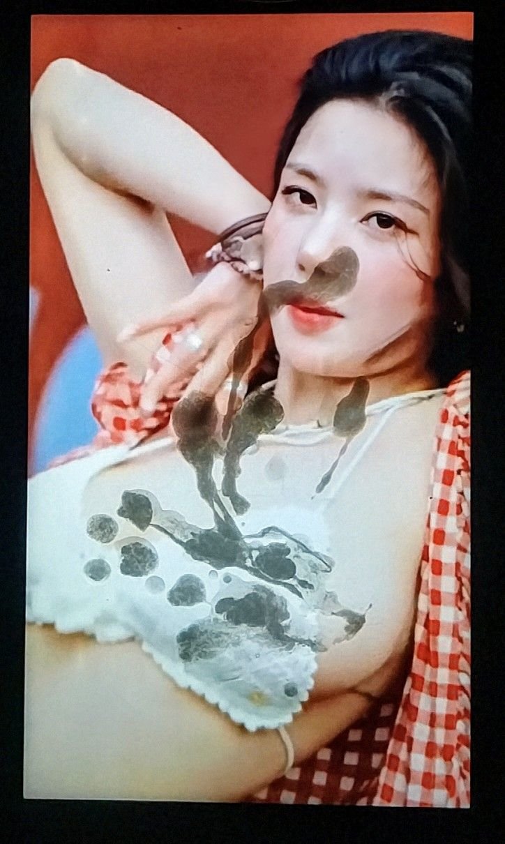 B56lXsqL KPOP KWON EUNBI WATERBOMB IZONE 02.jpg